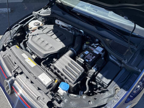 2023 Volkswagen Golf GTI SE