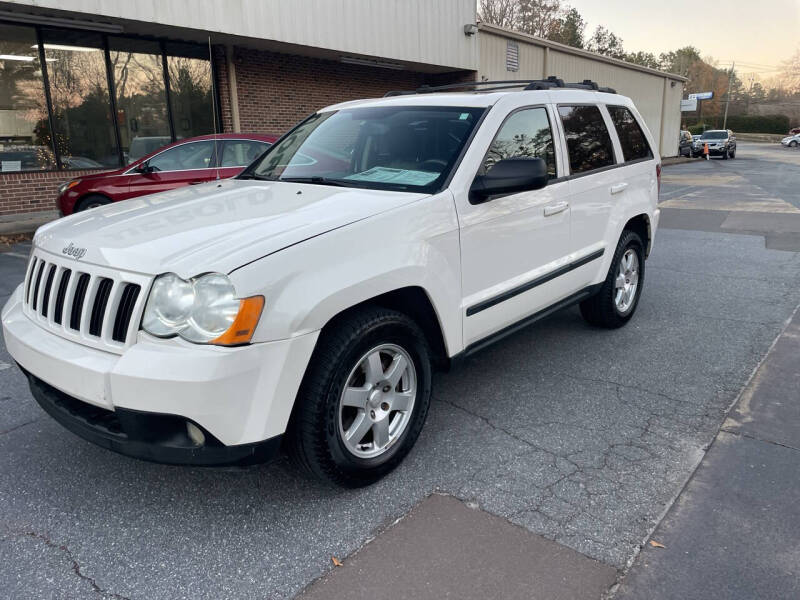 2009 Jeep Grand Cherokee Laredo photo 2