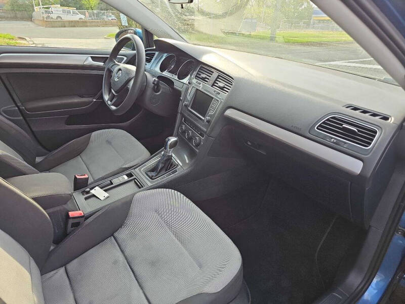 2016 Volkswagen e-Golf SE