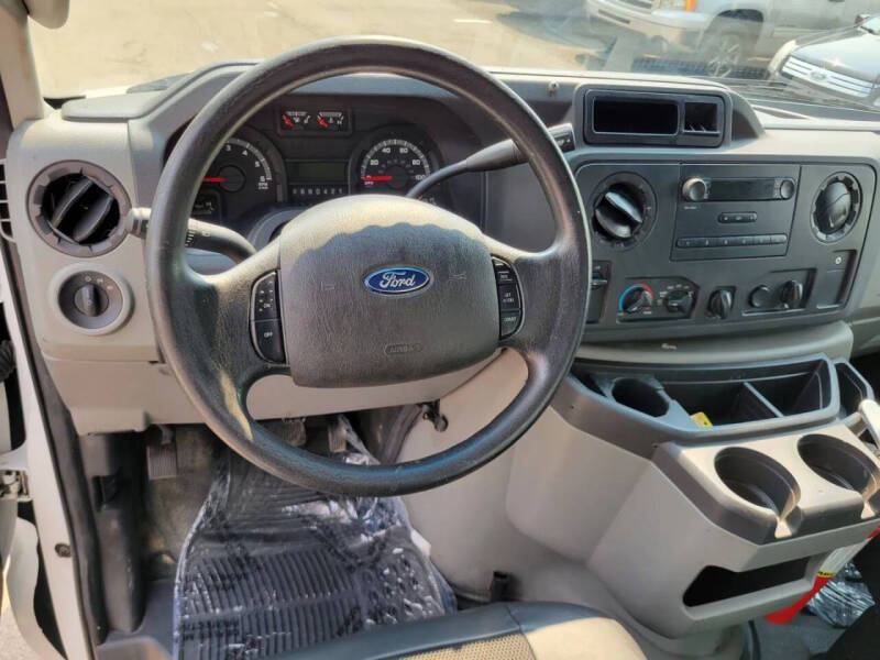 2016 Ford E-Series E-450 SD