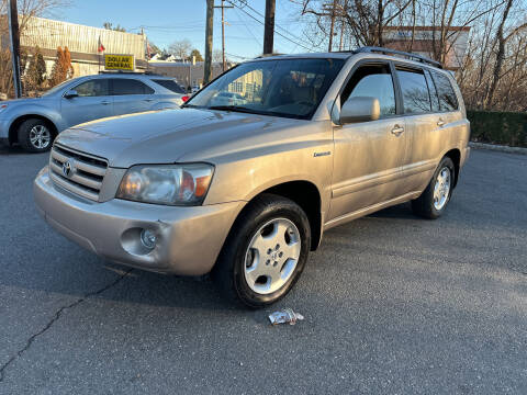 2004 Toyota Highlander for sale at Urbin Auto Sales in Garfield NJ