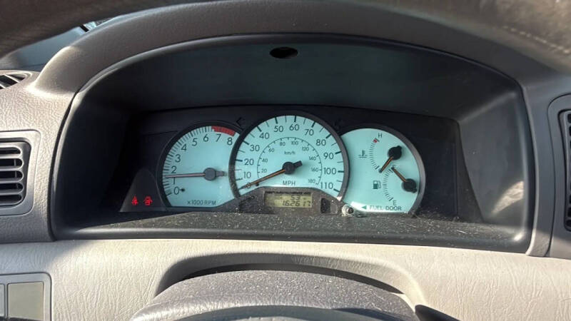 2004 Toyota Corolla LE