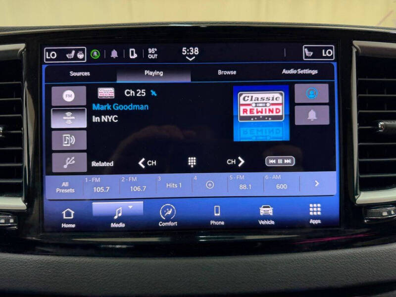 2024 Chrysler Pacifica Touring L - Photo 28