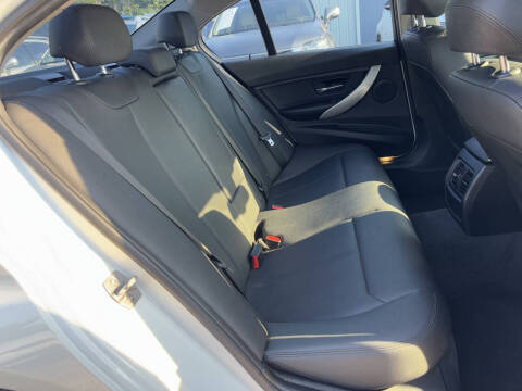 2017 BMW 3 Series 320i