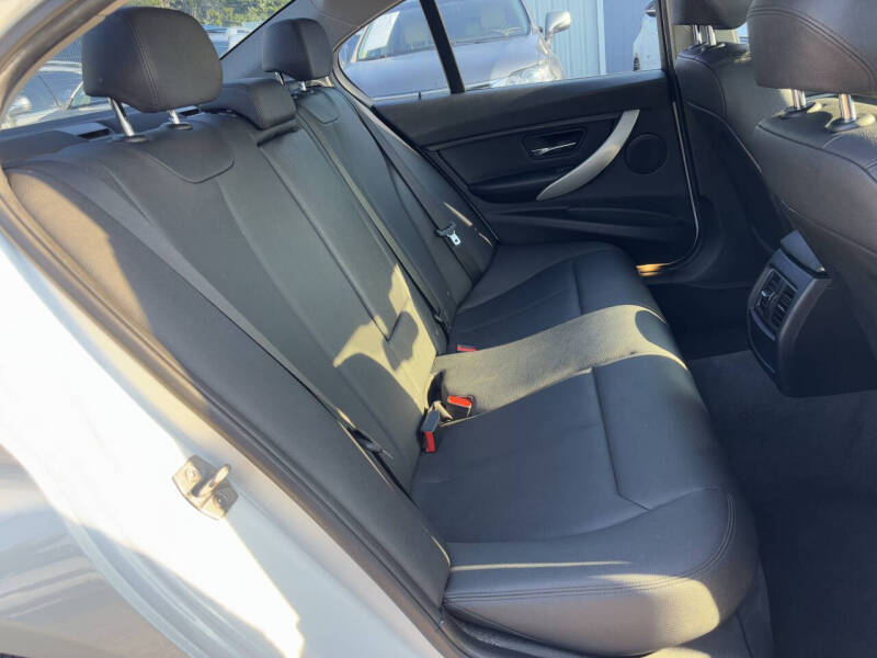 2017 BMW 3 Series 320i