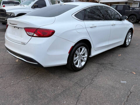 2017 Chrysler 200 Limited