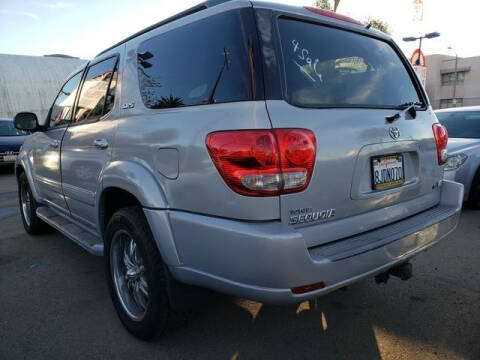 2005 Toyota Sequoia SR5