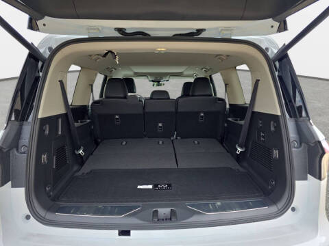 2026 Infiniti QX80 Luxe