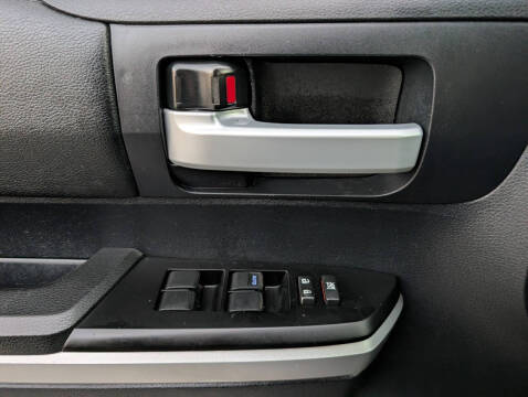 2015 Toyota Tundra SR5