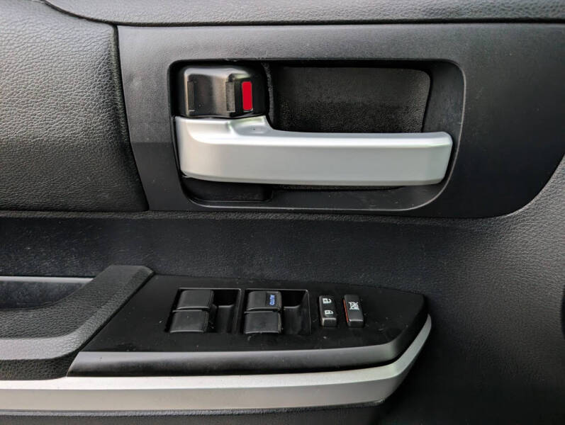 2015 Toyota Tundra SR5