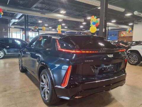 2024 Cadillac LYRIQ Luxury 1