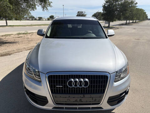 2011 Audi Q5 2.0T quattro Premium Plus
