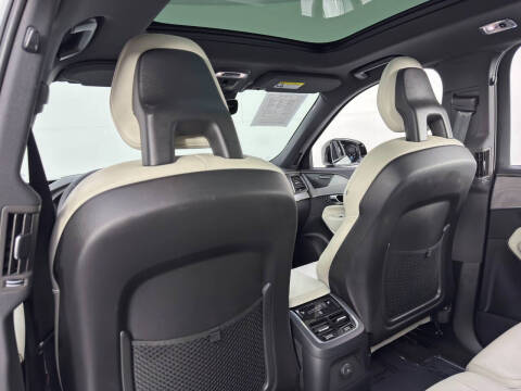 2022 Volvo XC90 Recharge T8 R-Design