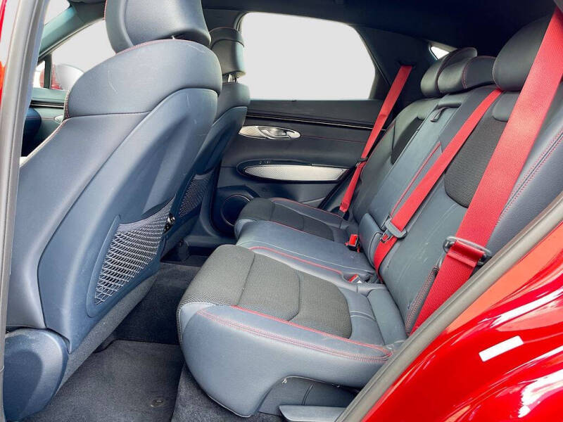 2023 Genesis GV70 2.5T Standard