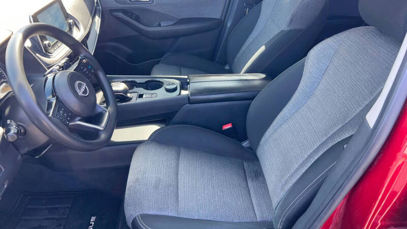 2022 Nissan Rogue SV