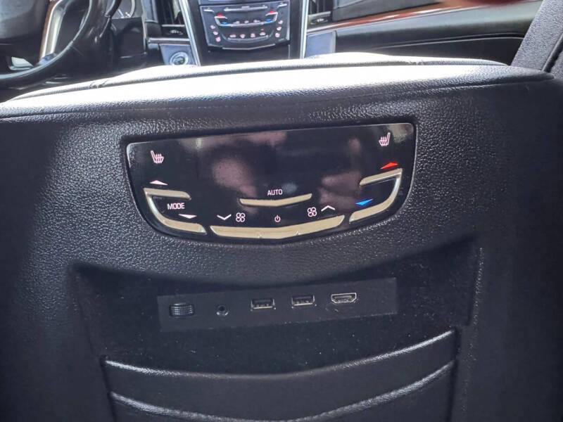 2018 Cadillac Escalade ESV Luxury