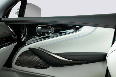 2025 Aston Martin DBX 707