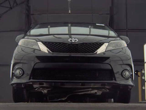 2015 Toyota Sienna SE Premium 8-Passenger