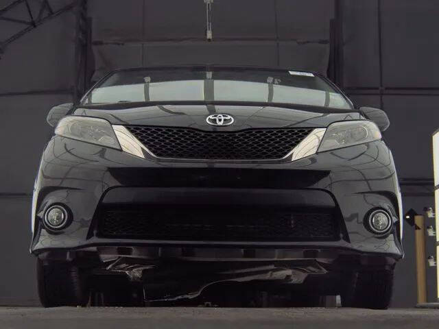 2015 Toyota Sienna SE Premium 8-Passenger