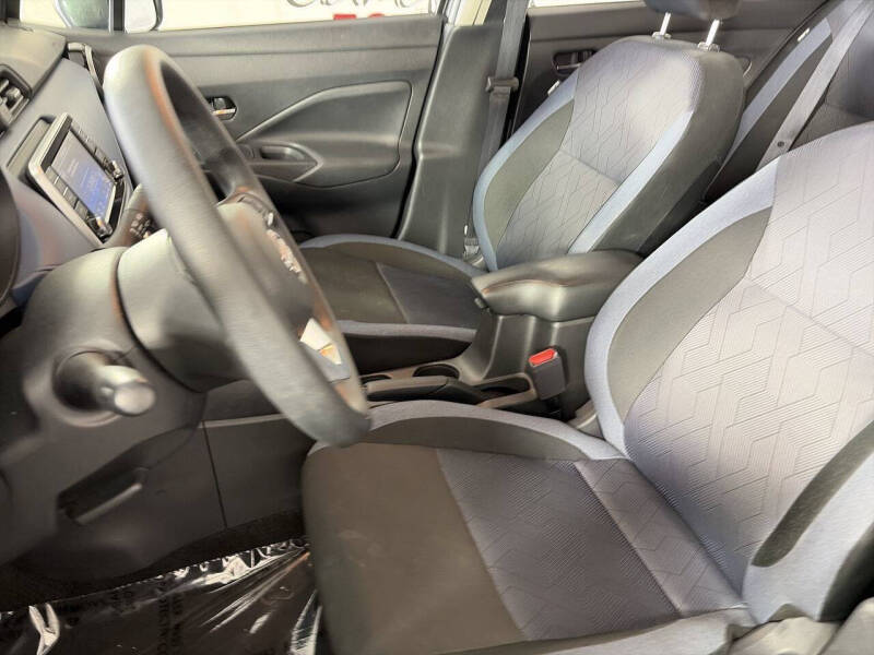 2025 Nissan Versa SV