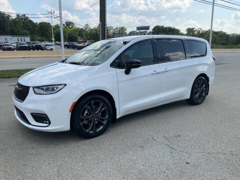 2026 Chrysler Pacifica Select