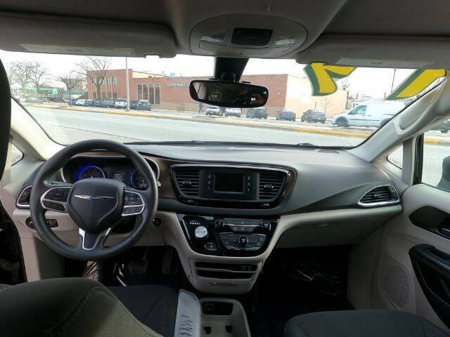 2017 Chrysler Pacifica LX