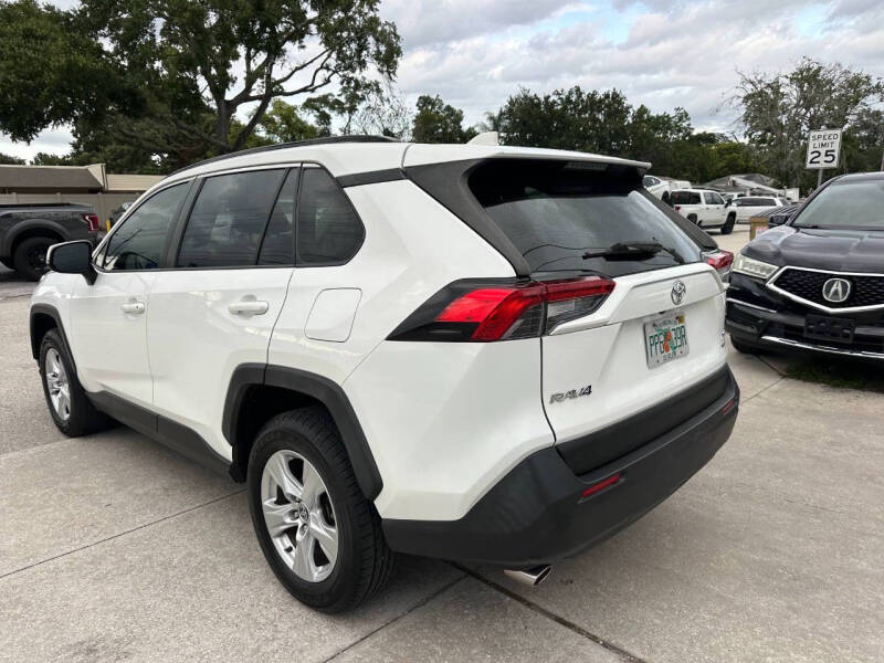 2020 Toyota RAV4 XLE