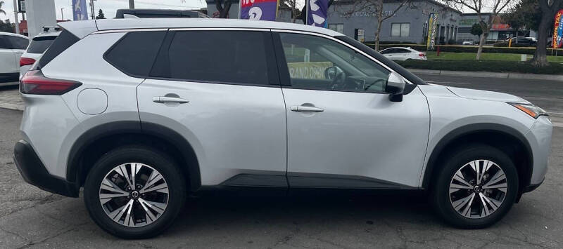 2021 Nissan Rogue SV