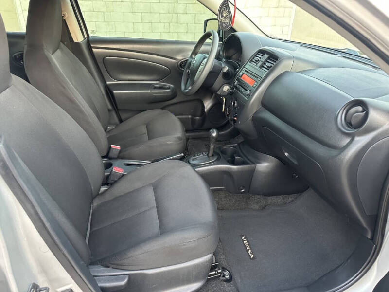 2016 Nissan Versa 1.6 SV