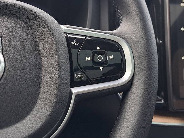 2026 Volvo XC60 T8 Plus