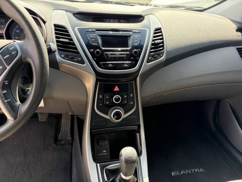 2015 Hyundai Elantra SE