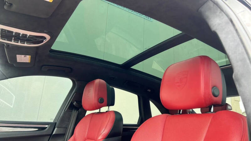 2018 Porsche Macan Turbo