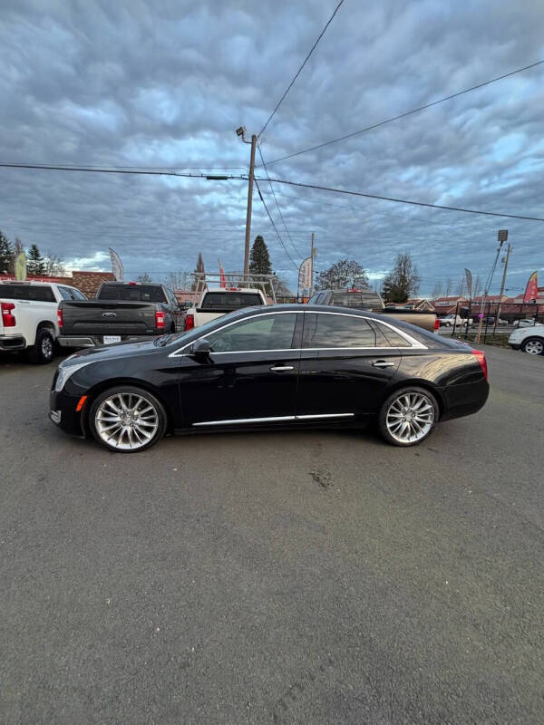 2016 Cadillac XTS Platinum Collection photo 2