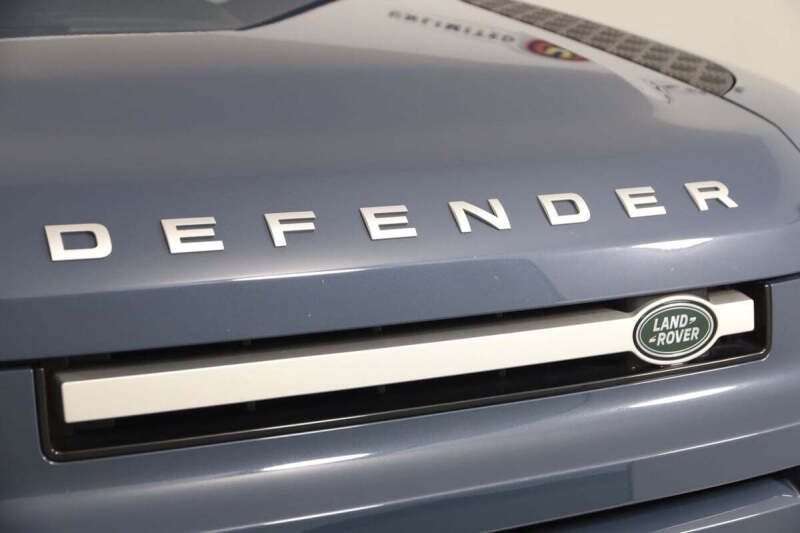 2020 Land Rover Defender 110 SE