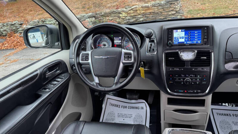 2011 Chrysler Town and Country Touring-L