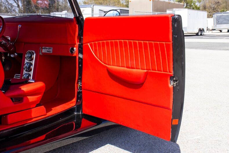 1937 Ford Cabriolet