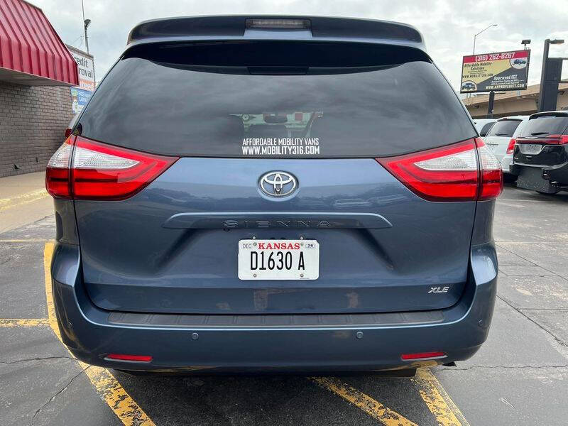 2016 Toyota Sienna XLE 8-Passenger