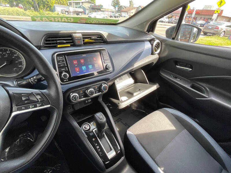 2023 Nissan Versa SV