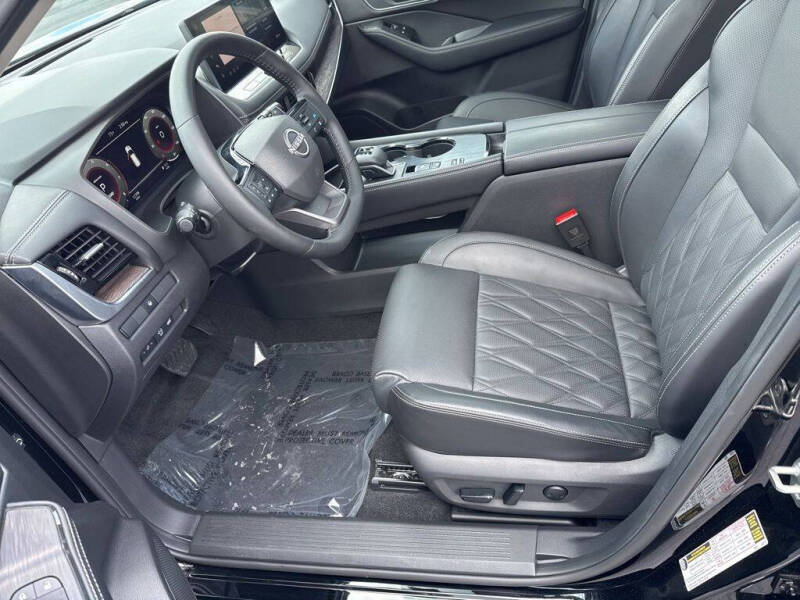 2025 Nissan Rogue Platinum