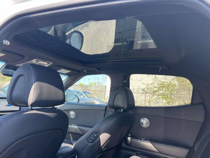 2025 Genesis GV60 Standard