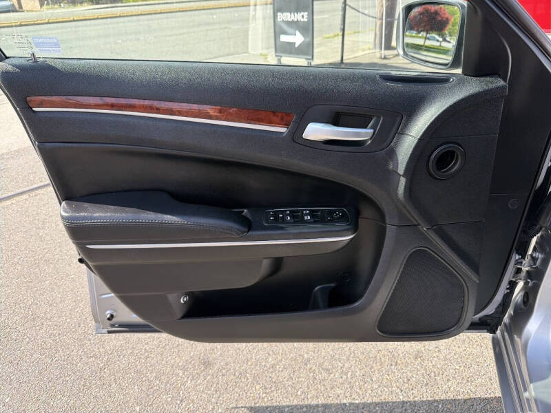 2013 Chrysler 300