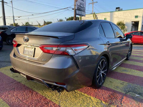 2018 Toyota Camry SE