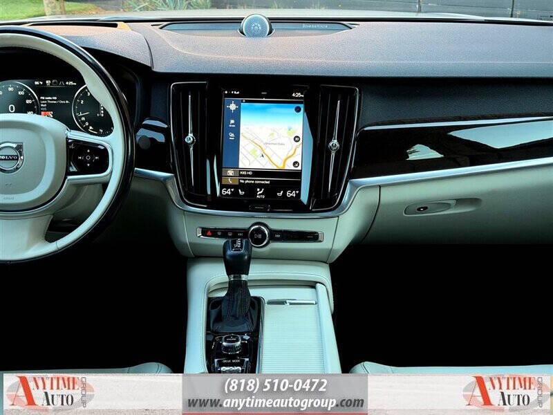 2017 Volvo S90 T6 Momentum