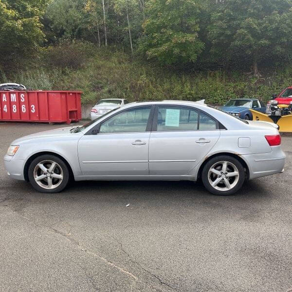 2009 Hyundai SONATA for sale at Green Light Auto in Bridgeton, NJ