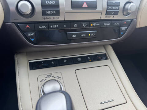 2016 Lexus ES 300h