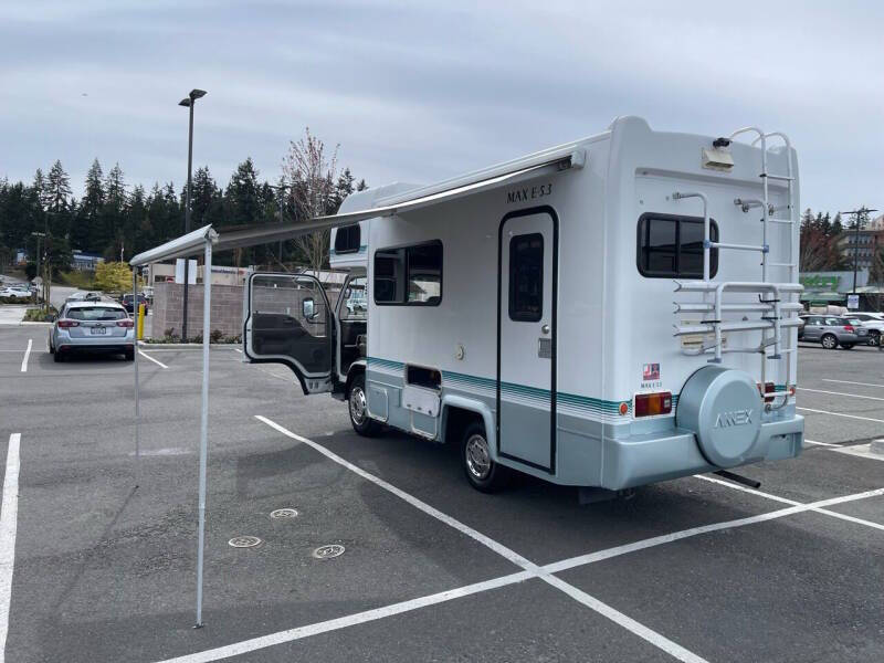 1997 Isuzu Elf Camper