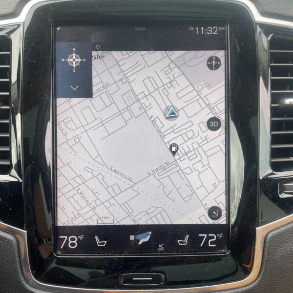 2016 Volvo XC90 T8 eAWD Momentum