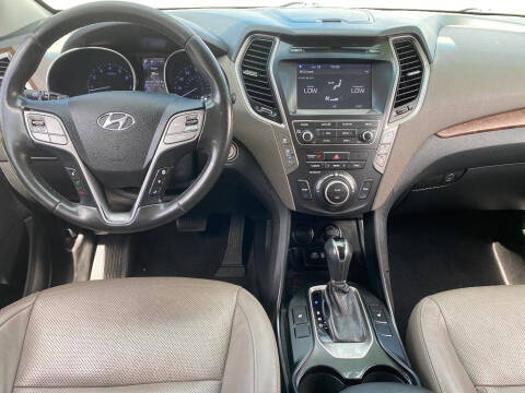 2017 Hyundai Santa Fe SE