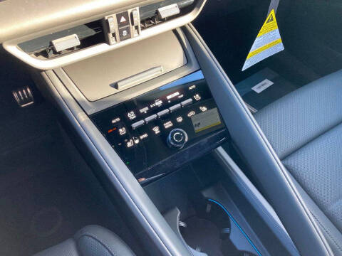 2025 Porsche Macan 4S Electric