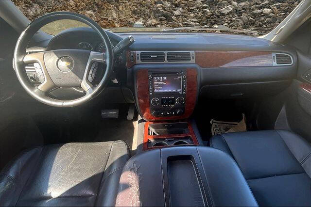 2014 Chevrolet Suburban LTZ